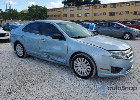 2010 Ford Fusion Hybrid z USA, uszkodzony, nr VIN 3FADP0L31AR430209